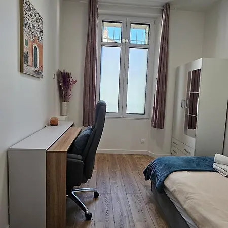 Cozy T4 Walk To & Congress *